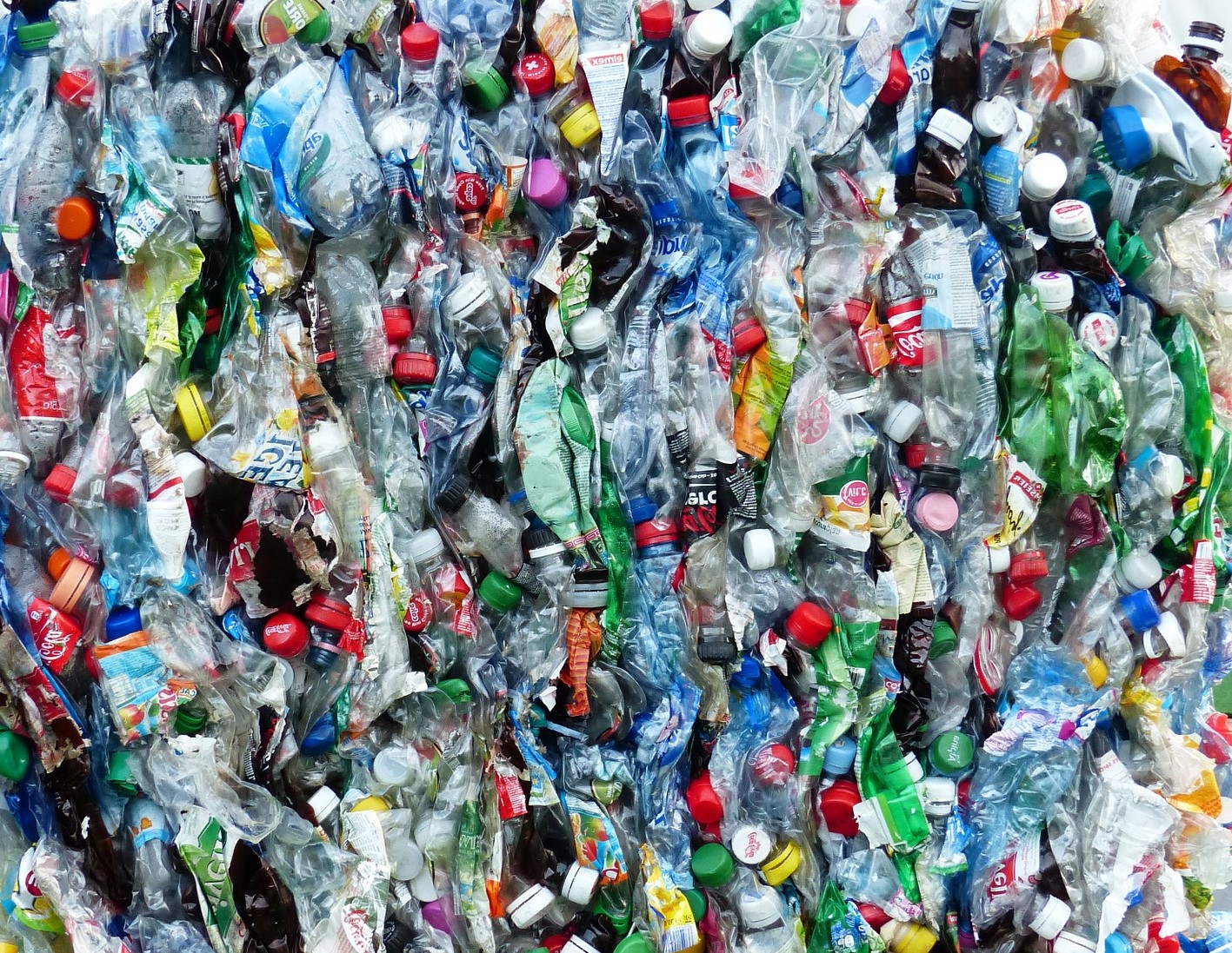 Calor y bacterias, claves para reciclar plásticos mixtos