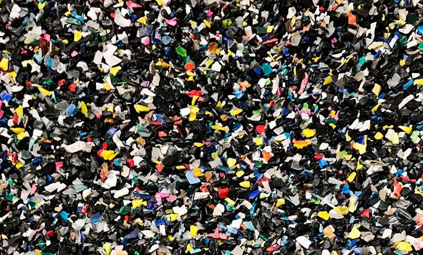 STADLER impulsa el reciclaje de plástico negro